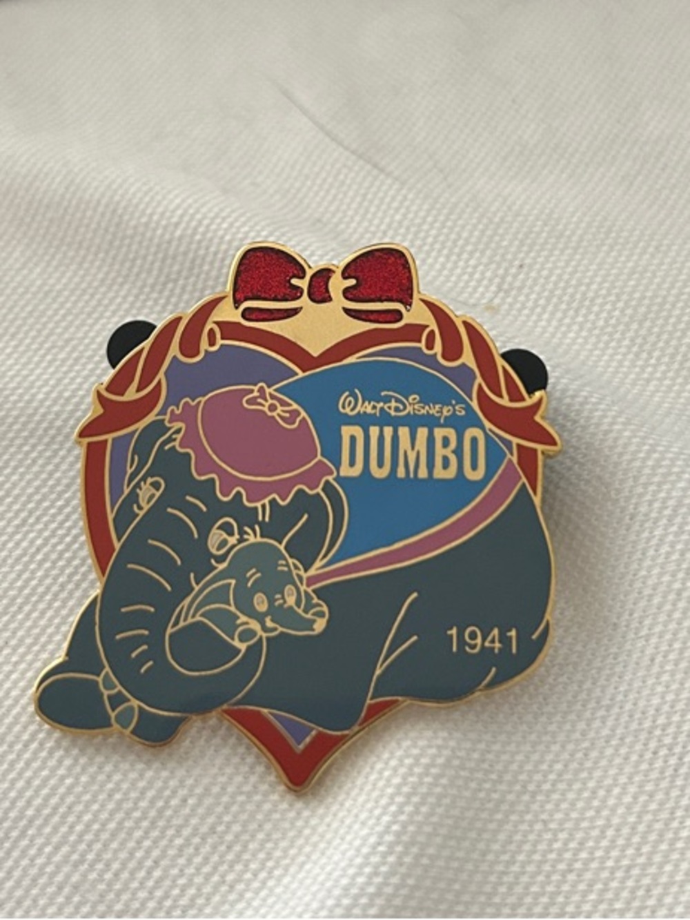 DISNEY JAPAN HISTORY OF ART DUMBO 1941 WITH MRS JUMBO LE 2700 PIN
